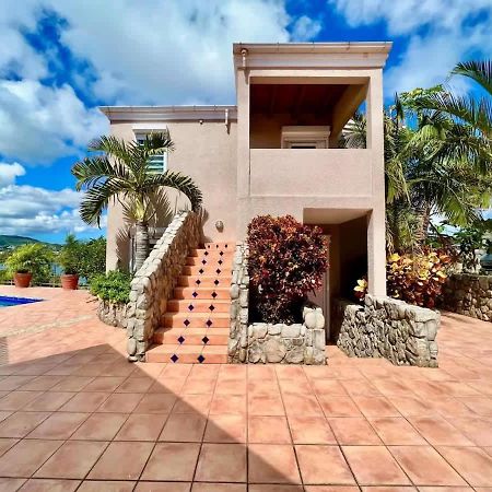 Cottage At Oceanfront Villa With Pool East End  Extérieur photo