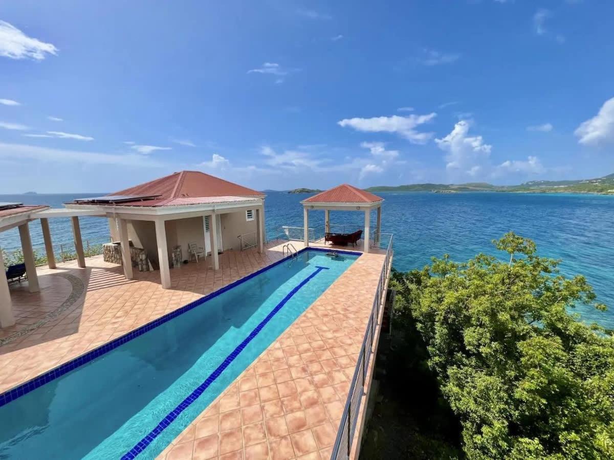 Cottage At Oceanfront Villa With Pool East End  Extérieur photo